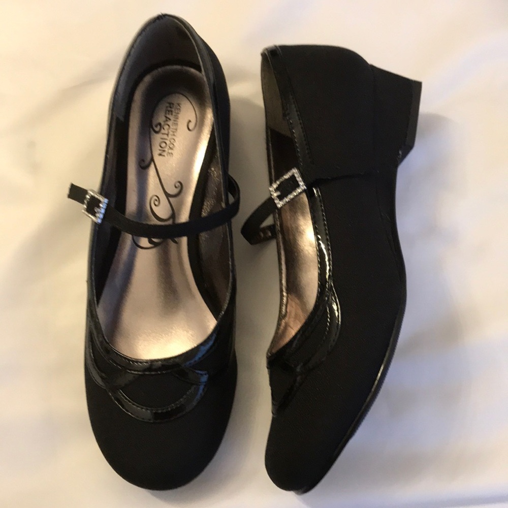 KENNETH COLE REACTION.  BLACK. NEW